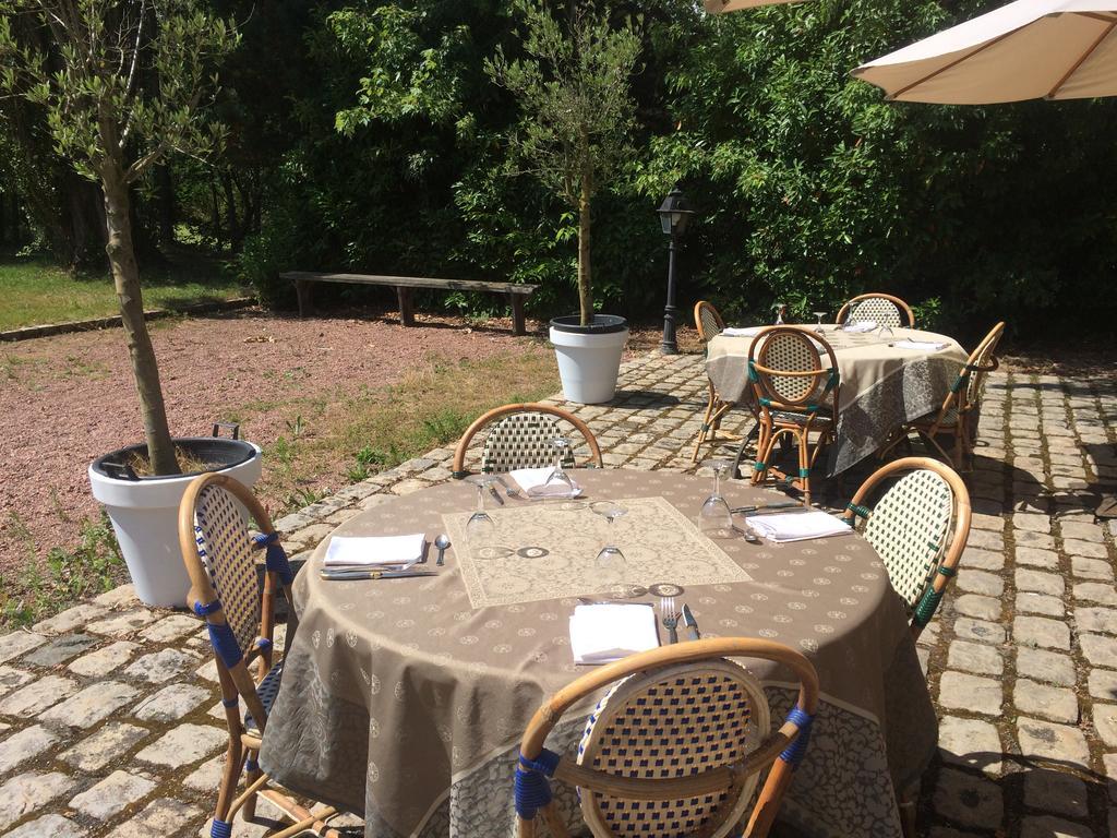 La Ferme Aux Biches Bed & Breakfast Commelle-Vernay Екстериор снимка