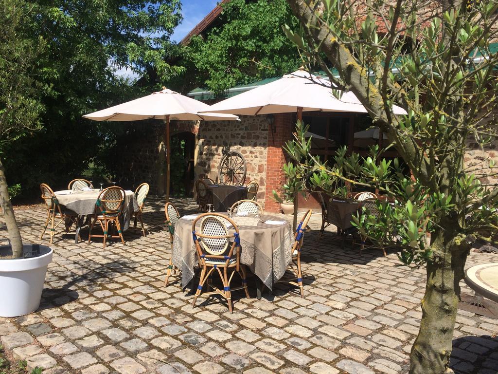 La Ferme Aux Biches Bed & Breakfast Commelle-Vernay Екстериор снимка